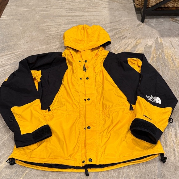 The North Face Other - Men Vintage 90s The North Face Mountain Light Summit Gold Gore Tex Jacket Sz L